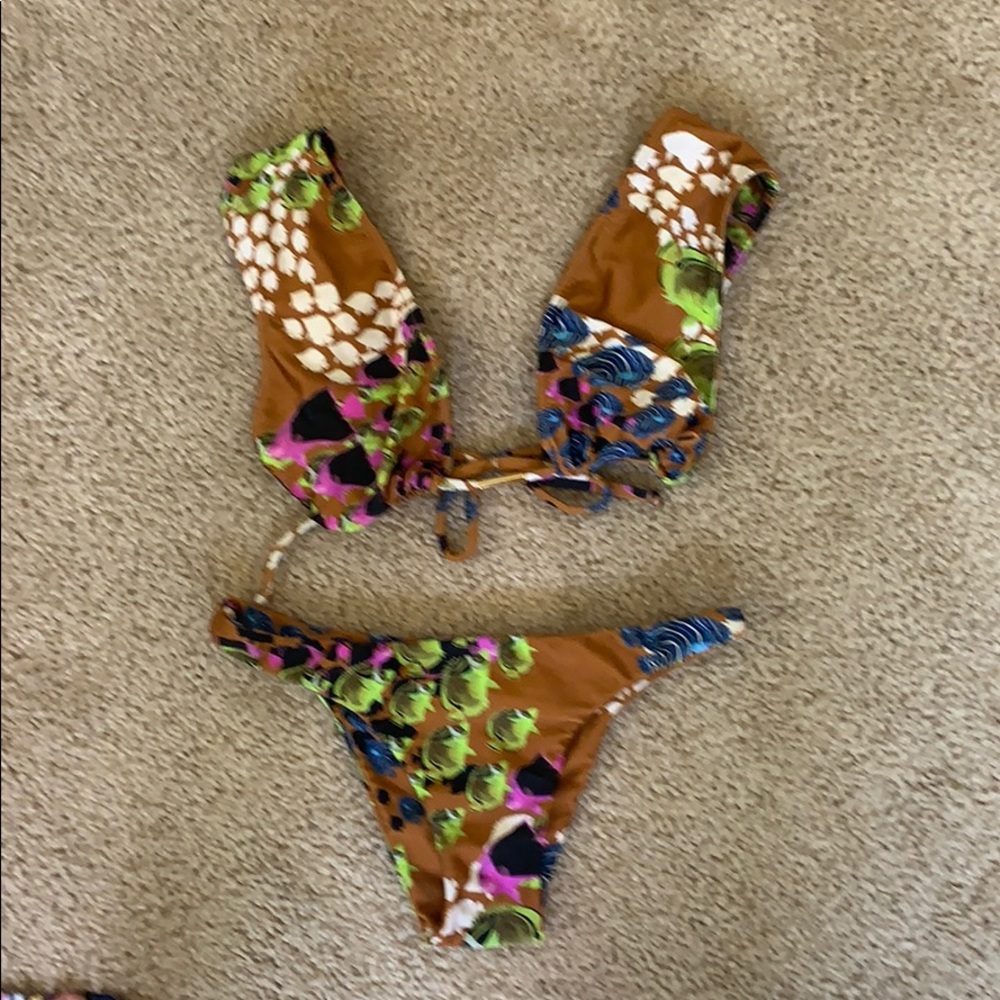 Salinas Golden Bikini (Brazilian)